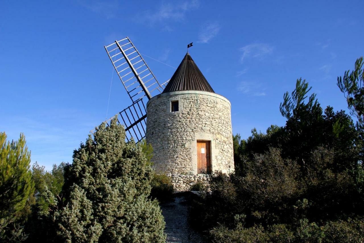 Gites Du Cigalon Et De La Montagnette Boulbon Exterior foto